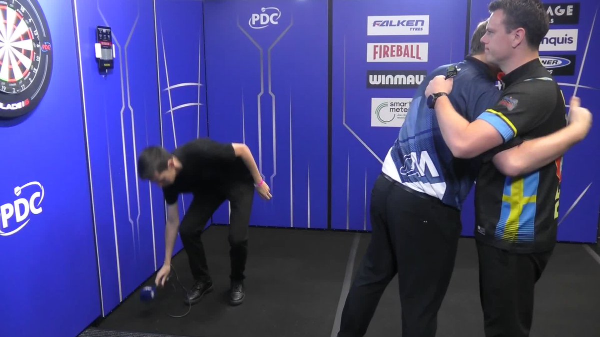 MENZIES INTO THE SEMIS! ๐ Cameron Menzies has too much for Jeffrey de Graaf, defeating the Swede 6-3 to reach his second Players Championship semi-final of the year! ๐บ #PC29