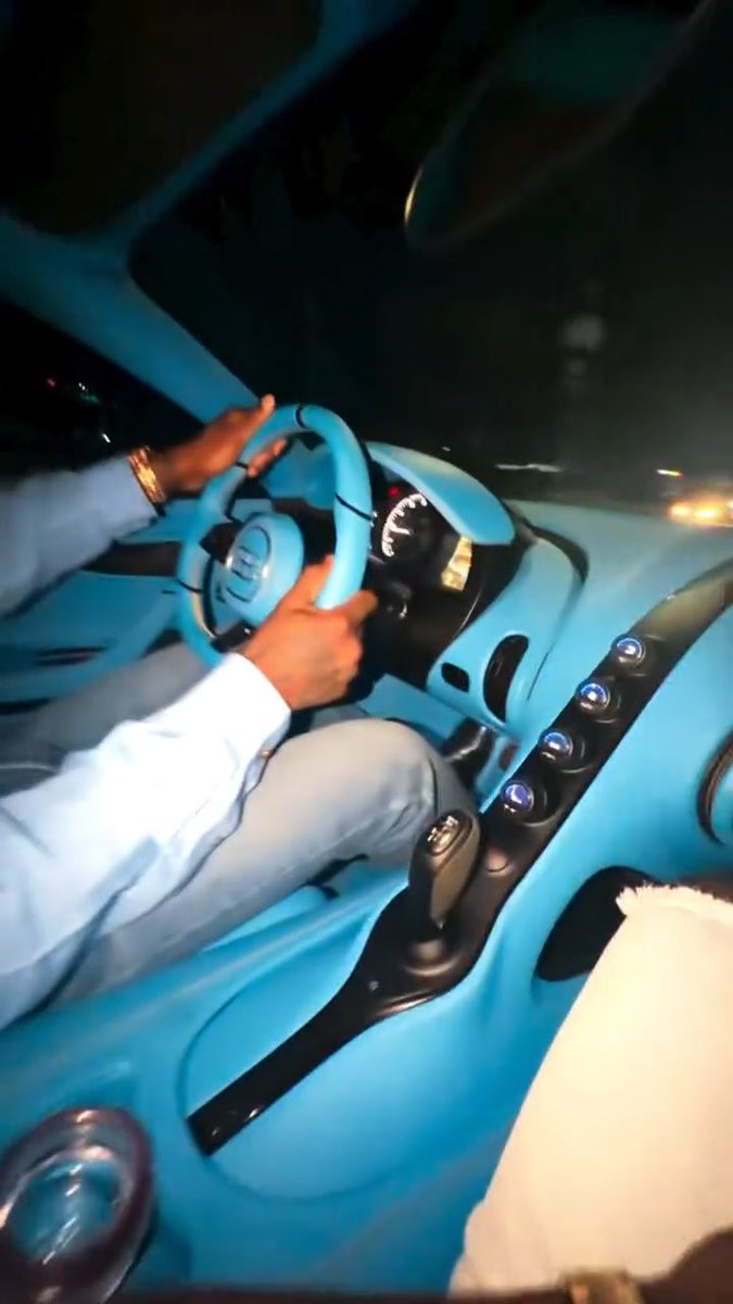 BURNA BOY CRUISING HIS 1/1 BUGATTI CHIRON ON THE STREETS OF LAGOS. REAL LIFE GTA! 🏎️💨