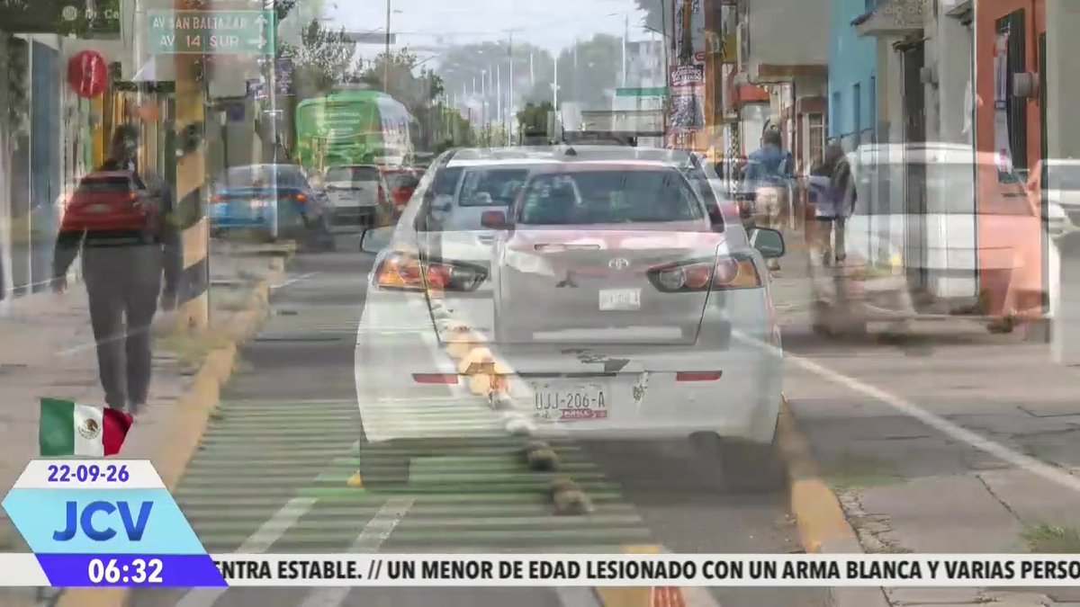 A pocos días de la instalación de la #ciclovía de la 24 y 26 Norte, ya se observan vehículos estacionados dentro del carril. ⚠️ #NoticiasPuebla #Puebla #JuanCarlosValerioNoticias