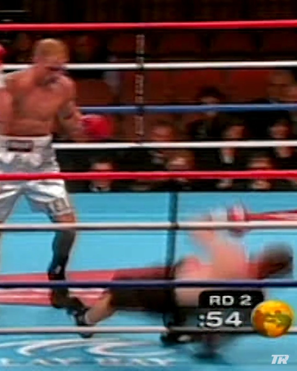 Kelly Pavlik DISPATCHED Dasoyan in just two 😳