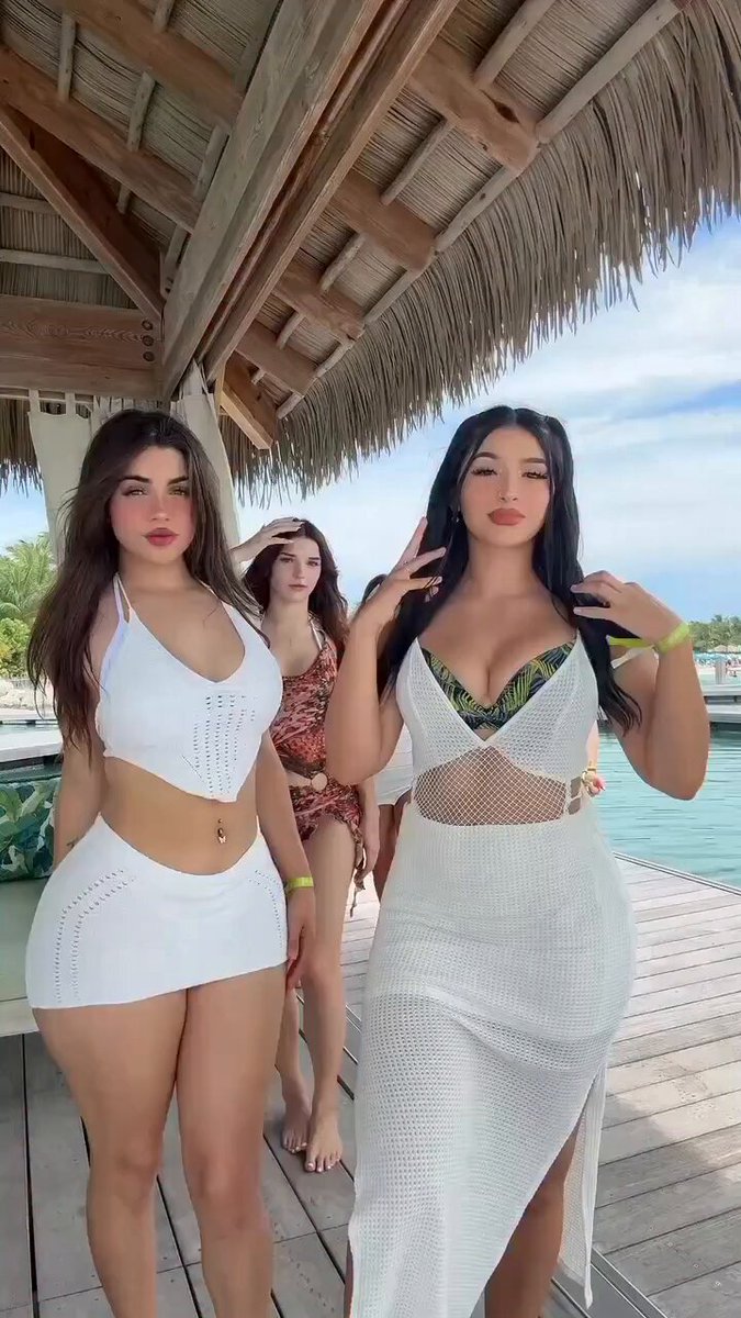 Do you like the beach fits?🏝️💆🏻‍♀️