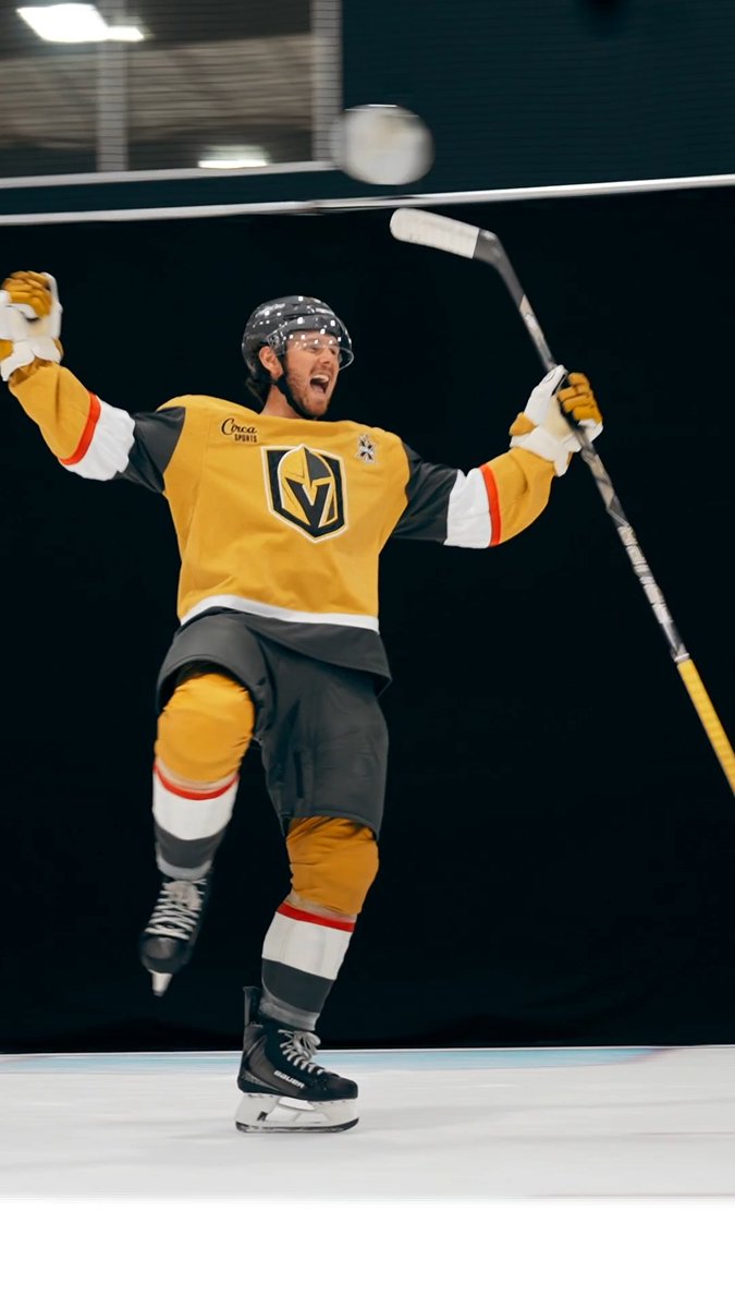 Lettuce, bagels, donuts &amp; smash burgers were all on the mic'd up menu as we had Jeremy Lauzon wired for sound during VGK Media Day! 🥬🥯🍩🍔 #VegasBorn | GHOST