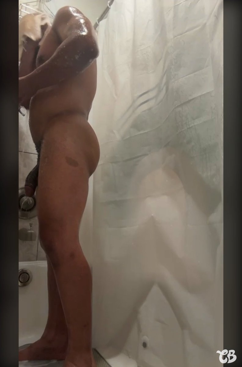 Sexy Unc taking a shower 🍆🍑💦 #sexy #shower #livestreams #viral