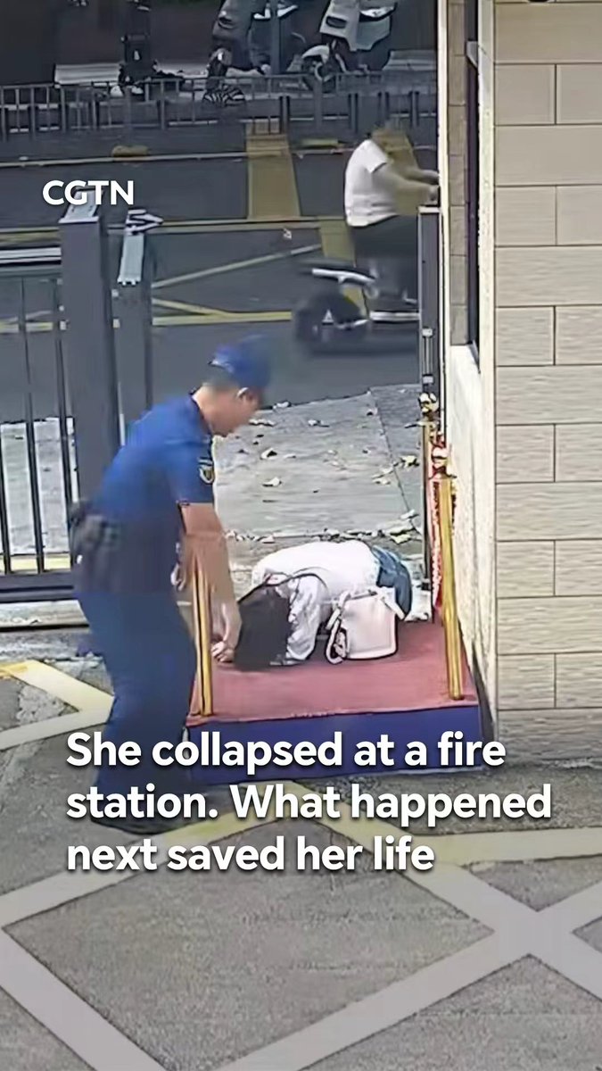 A woman felt unwell in the street in Shenzhen, south China's Guangdong Province. Firefighters brought a chair and stayed by her side. When she was too weak to stand, one of them carried her on his back to the hospital. #ChinaSeen #PeopleFirst
