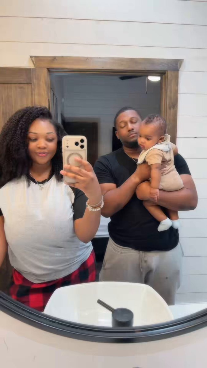 You could never convince me God doesn’t exist. How else do you explain two people meeting, falling in love, and creating a little person who’s a piece of them both? 🥹❤️