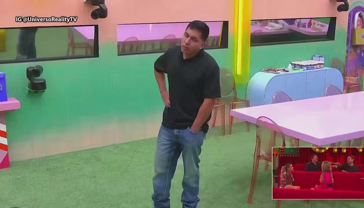 La cara de Karina cuando Ese Pérez menciona que a él le dijeron que siga leal en lo suyo… ESTÁ CONFUNDIDISIMA 🤯#LaCasaDeLosFamososMx