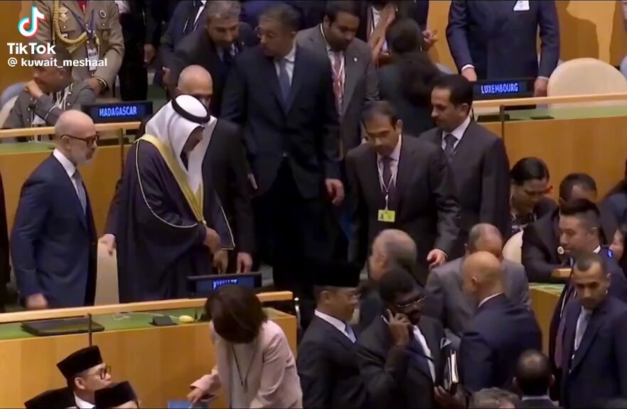 🇰🇼👍دولة الكويت طول عمرها محط احترام وتقدير من الجميع ربي يعزها ولايعز عليها اللهم آمين