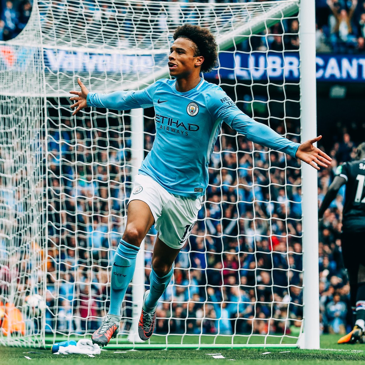 #OnThisDay: #ManCity 5-0 Crystal Palace [2017] ⚽️ [44'] Leroy Sané ⚽️ [51', 59'] Raheem Raheem Sterling ⚽️ [79'] Sergio Kun Aguero ⚽️ [89'] Fabian Delph