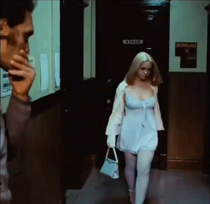Billy Kidnapped Her For One Reason… To Make Her Play His Wife In Front Of His Parents. But She Had No Idea What She Was Walking Into. 👀 🎬 BUFFALO '66 ( 1998 ) 🍿