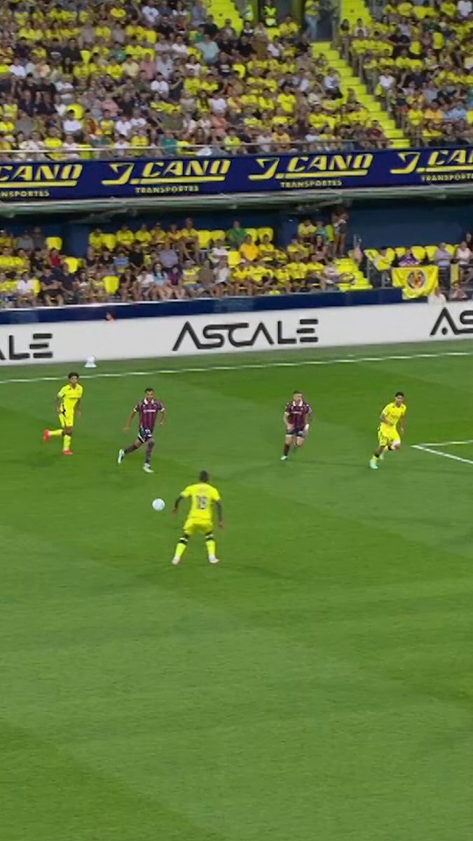 🇲🇦💎 Ilias Akhomach (22) with a QUALITY assist for Villarreal. 👏😍