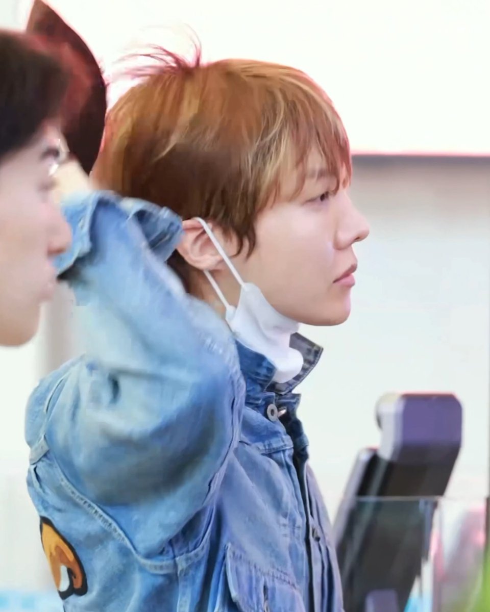 FLUFFY HAIR