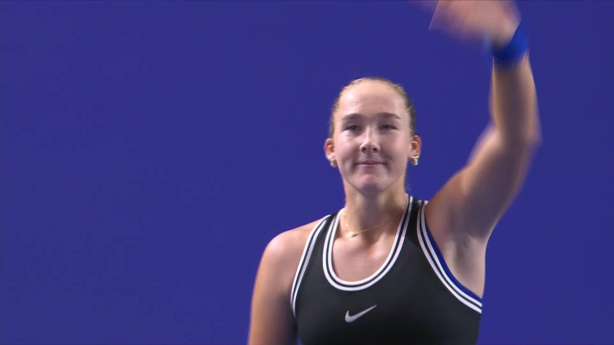 Shining bright on her Singapore debut 🌟 Mirra Andreeva defeats Sasnovich 6-2, 6-2! #SgTennisOpen