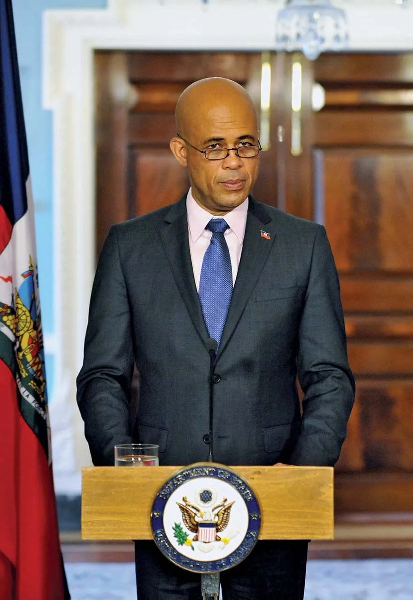 ⭕️ENFO | Politik : Leroy Woodnave panse,🇭🇹Ayiti ta dwe bay Michel Martelly yon dènye chans. Jounalis kiltirèl la ap eksplike poukisa li mande sa. Leroy te envite nou nan emisyon🎙️« LSV Podcast ». Klike sou lyen nan kòmantè a, pou w gade tout epizòd sa a :
