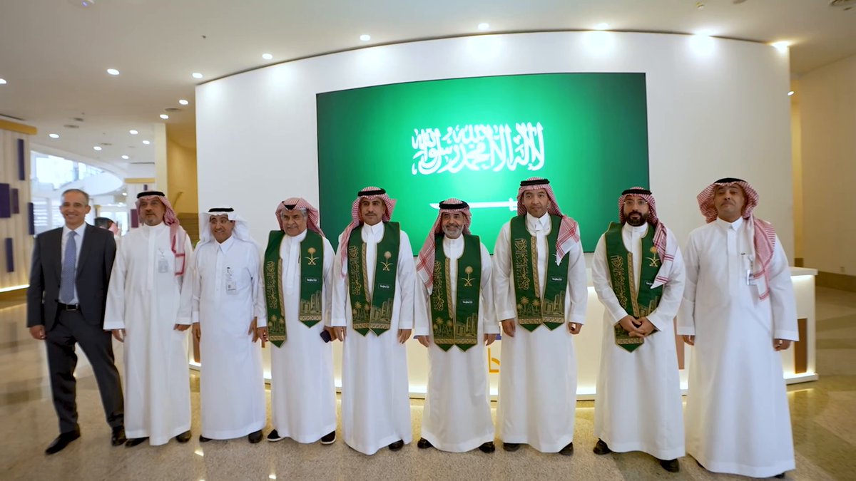 في اليوم الوطني، نحتفل براية تجمعنا، وإنجاز نصنعه معاً، يجسد عزنا بطبعنا 🇸🇦