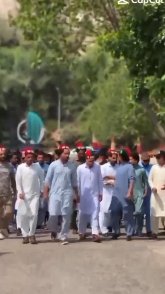 ائی ایس ایف کی نوجوان 27 ستمبر اسلام آباد مارچ کے لیے تیار ہے کیا آپ بھی تیار ہو ویلڈن ائی ایس ایف 👍