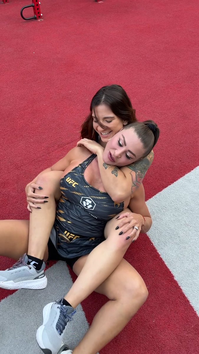 Getting some last minute training in with #ufc super star Ailin Perez before her match this week with Norma Dumont. This should be a wild match up! Who do yall got winning this one? Do you think I make a good training partner with Ailin? 🤪