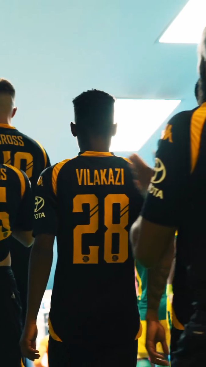 🚨 𝙐𝙉𝙋𝙊𝙋𝙐𝙇𝘼𝙍 𝙊𝙋𝙄𝙉𝙄𝙊𝙉 🗞✍️ The Motaungs have assembled a pretty decent arsenal for the 2026/27 season. Despite losing key attacking threats in 𝙁𝙡á𝙫𝙞𝙤 𝙙𝙖 𝙎𝙞𝙡𝙫𝙖, 𝙒𝙖𝙣𝙙𝙞𝙡𝙚 𝘿𝙪𝙗𝙖, 𝙆𝙝𝙖𝙣𝙮𝙞𝙨𝙖 𝙈𝙖𝙮𝙤 and 𝙇𝙖𝙣𝙜𝙚𝙡𝙞𝙝𝙡𝙚 𝙋𝙝𝙞𝙡𝙞 to injury, Amakhosi have managed to stay with the pack near the top and remain 𝙪𝙣𝙙𝙚𝙛𝙚𝙖𝙩𝙚𝙙 12 goals in 7 matches & they have not lost a single league game. That is already a better showing compared to last season. The biggest blemish has been costly goalkeeping errors, which have arguably cost them points and MORE. But Renaldo Leaner came in, kept a clean sheet on debut and showed the kind of ball playing ability that could suit the way Da Cruz wants to play. All this without a fully fit attacking unit, while also playing without a natural left centre-back & left-back. The return of their key players after the international break could change the picture completely. 'No Press Like High Press'