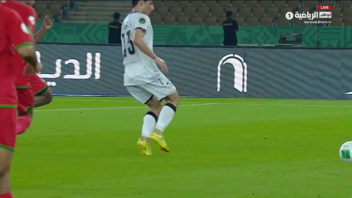 تدخل خالد الغطريفي على لاعب العراق!!!!🤯❌