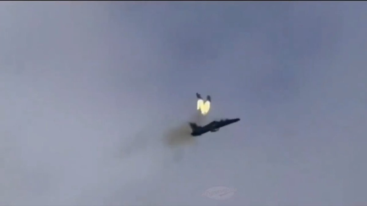 Reportedly two Royal air force pilots ejected from a Hawk trainer aircraft earlier today in Wales and both pilots landed safely. Fly accordingly... ✈️ #RAF #flying #eject #crash #UK #fighter #parachute #wales #LawnDart