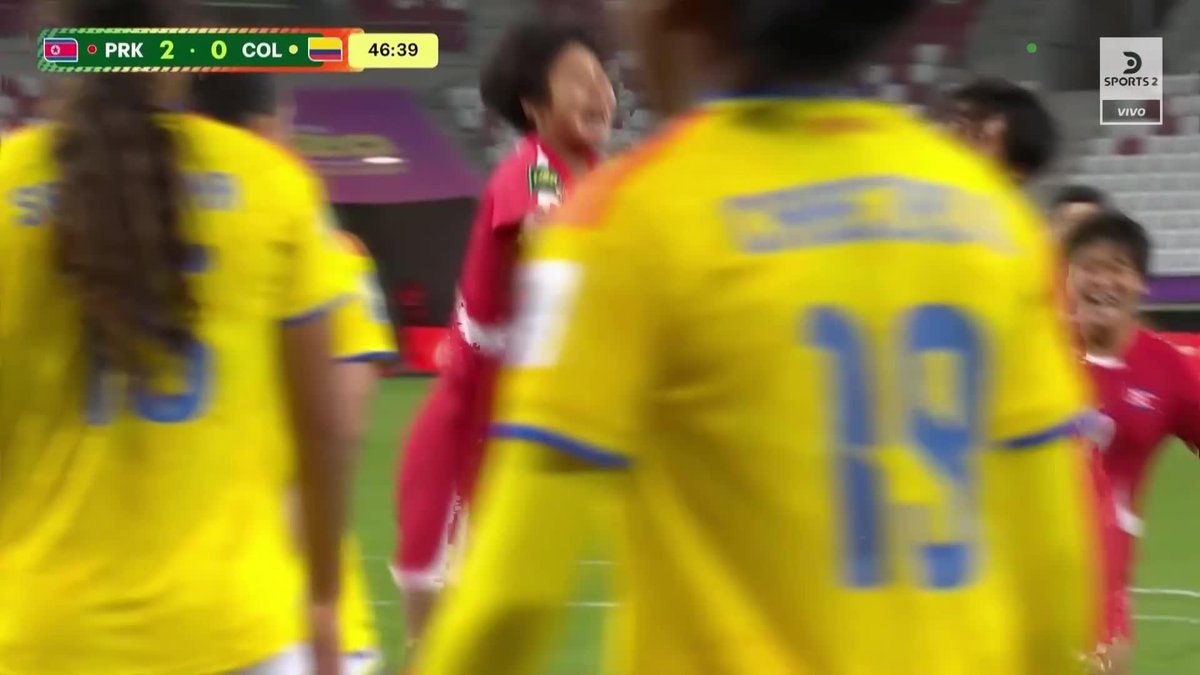 ¡TERCER GOL DE COREA DEL NORTE! Buena jugada preparada que culminó Ryu Gyong So de cabeza para el 3-0 sobre Colombia en el #SUB20FemeninoEnDSPORTS. #U20WWC