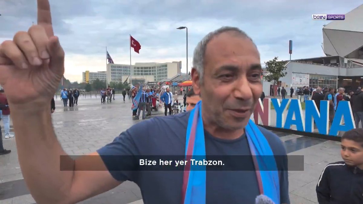 ✈️ "Bu maça özel olarak geldim. Maçı izlemek için 5 saat uçuş yaptım." 💬 "Ben Trabzonluyum. Bize her yer Trabzon." 🗣️ Alper Berber, Trabzonspor x Galatasaray mücadelesini izlemek için gelen Mısırlı taraftara mikrofon uzattı! #Taraftar