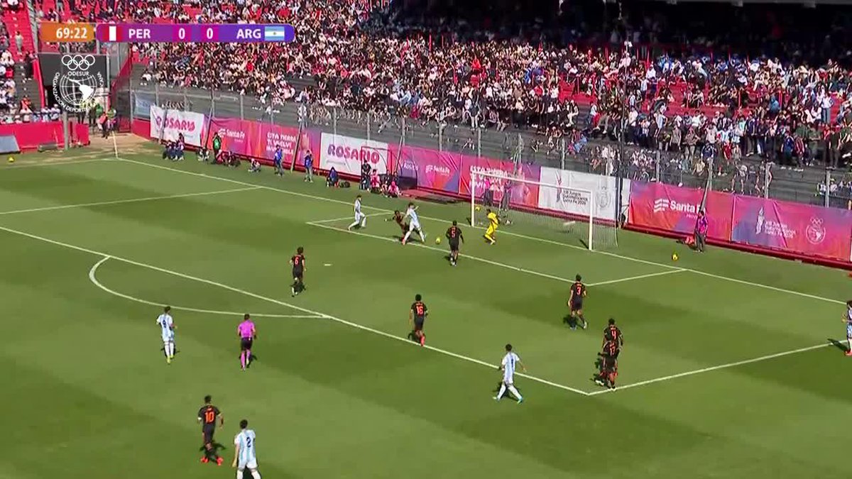 ¡NO SE PUEDE CREER! ¿Cómo ésta jugada no terminó en gol de Franco Domínguez para Argentina frente a Perú? 📺 Los #SuramericanosSantaFe2026, por el Plan Premium de #DisneyPlus (solo ARG)