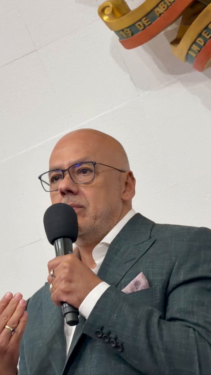 🚨 | Jorge Rodríguez cerró su discurso con una advertencia: “Digan todo lo que quieran decir ahorita, pero apúrense porque se les acaba el tiempo”.