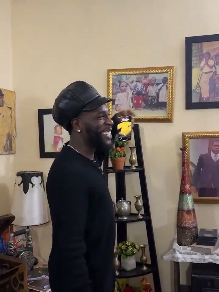 BURNA BOY TALKING ABOUT HIS OLD PHOTOS. ๐๐๐