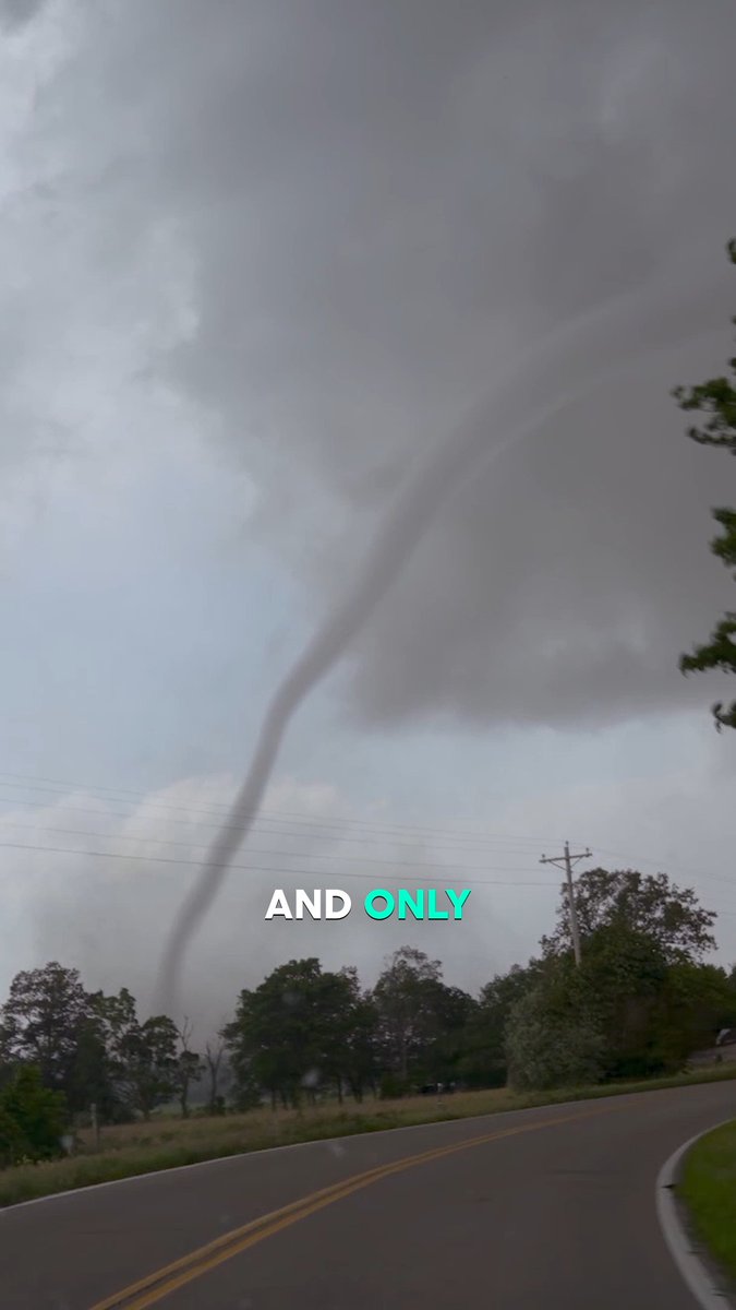 Ever wondered how storm chasers keep their cool in wild weather? ⛈️ New #IntheEyeoftheStorm Sunday at 10P!