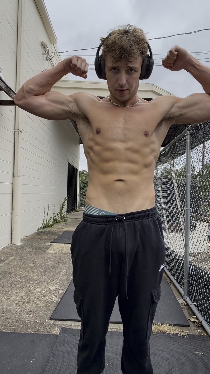 6’2 wrestler 🤼