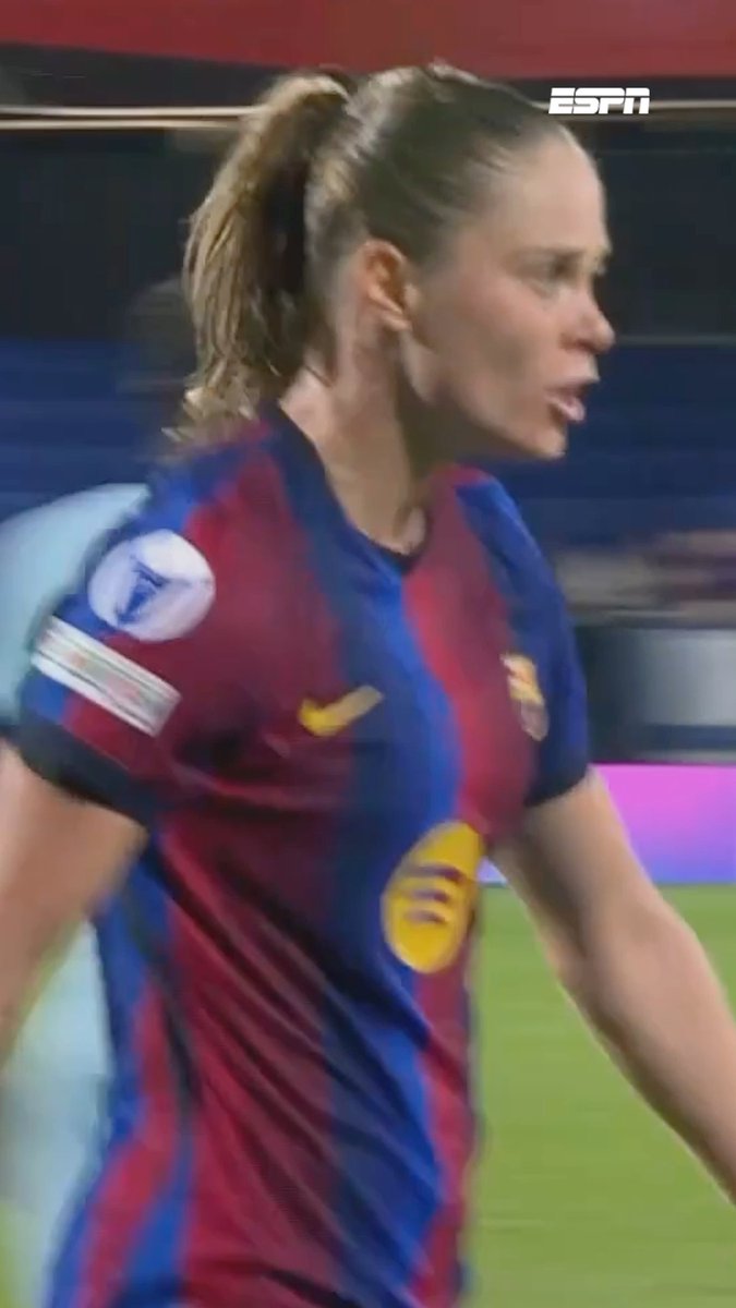 Tiki-taka, maar dan... 🫣 #UWCL zie je live op Disney+
