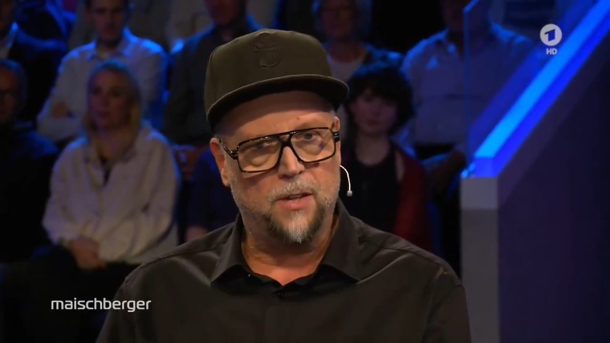 Das Engagement gegen rechte Gewalt und Faschismus sei für ihn „immer noch erste Bürgerpflicht”, sagt Smudo (Smudo 📯), Musiker und Mitbegründer der ‚Fantastischen Vier‘. „Wir waren immer schon vorne mit dabei.” #maischberger