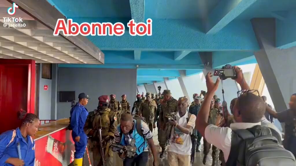 #RDC🛑Général #KasongoKabwik, après tant de responsabilités qui vous sont confiées par le Chef de l’État Félix A. Tshisekedi, vous enviez encore de gérer la recette des matchs ? [VIDÉO]