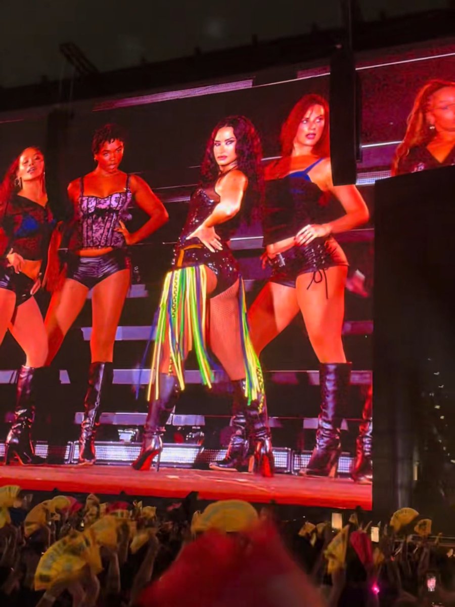 the best video ever i am obsessed.