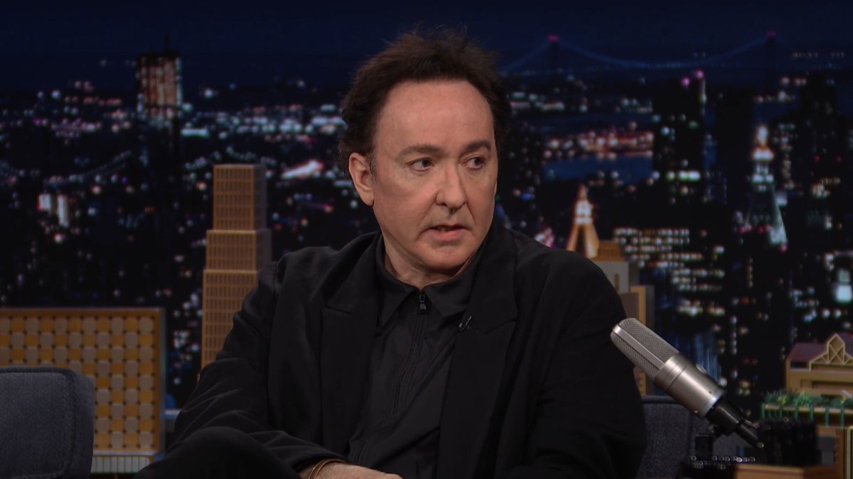.John Cusack’s new graphic novel Momo is inspired by a story involving Jackie Gleason, Richard Nixon, and aliens 👀 #FallonTonight