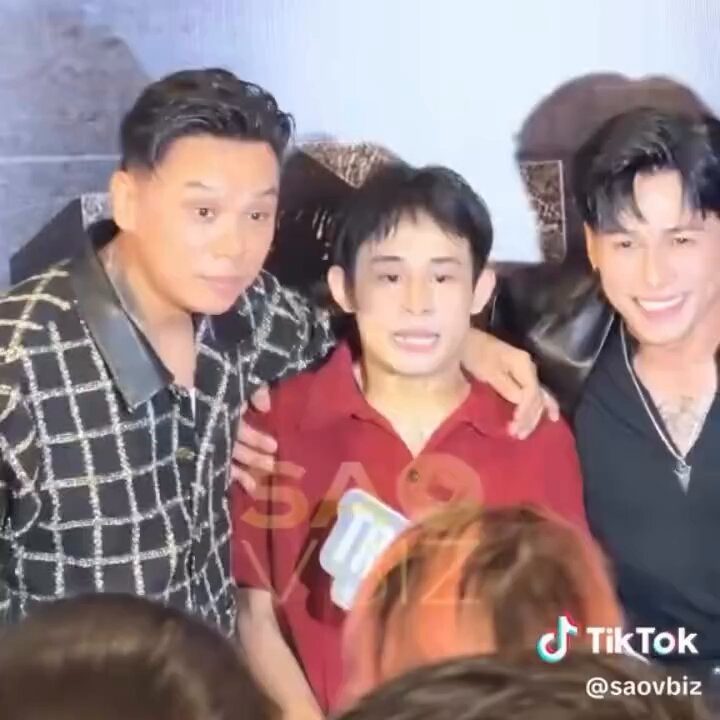 Nhìn những biểu hiện tic của Đinh Viết Tường mới thấy có những điều người ngoài nhìn vào tưởng là thói quen, nhưng với người mắc phải lại hoàn toàn không dễ kiểm soát. Đừng vội phán xét hay trêu chọc. Đôi khi một chút thấu hiểu cũng là cách tử tế nhất mình có thể dành cho người khác.