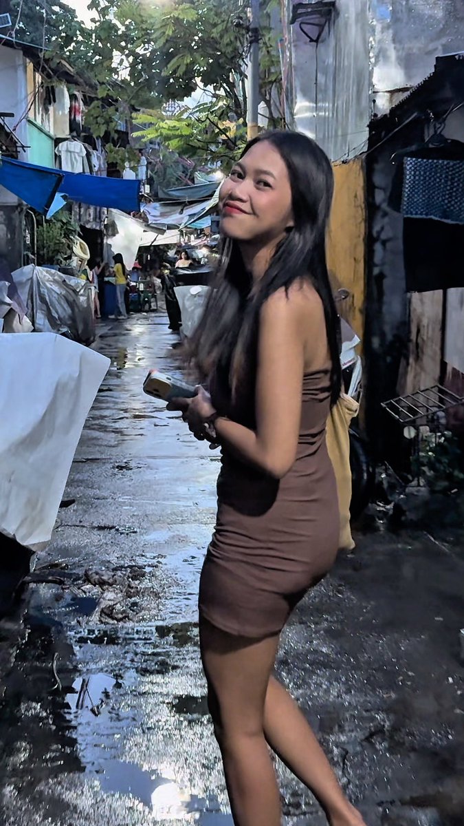 Filipina shows me around a HOOD in Alabang Muntinlupa #philippines 🇵🇭
