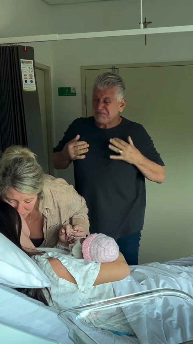 Guys we kept our baby's gender a surprise... and my parents reaction was everything Their first granddaughter and one of the most special moments of my life🥰♥️