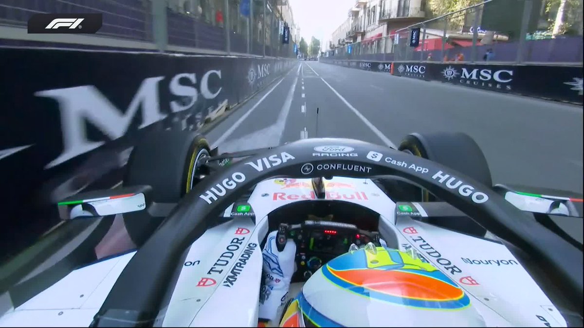Lindblad bashes the barriers 🎥 #F1 #AzerbaijanGP