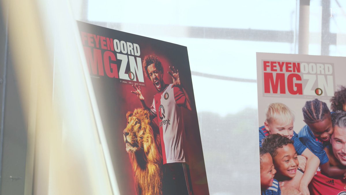 Feyenoord Magazine: 𝙚𝙣𝙙 𝙤𝙛 𝙖𝙣 𝙚𝙧𝙖 Feyenoord neemt na negentien jaar afscheid van Feyenoord Magazine. De afscheidseditie met een eerbetoon aan negentien jaargangen en Giovanni van Bronckhorst op de cover werd met trots gepresenteerd in De Kuip. Lees meer: