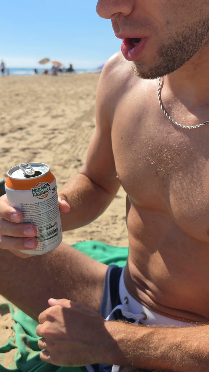 Ah, so refreshing! 😜 . #fitguys #chest #abs #beach