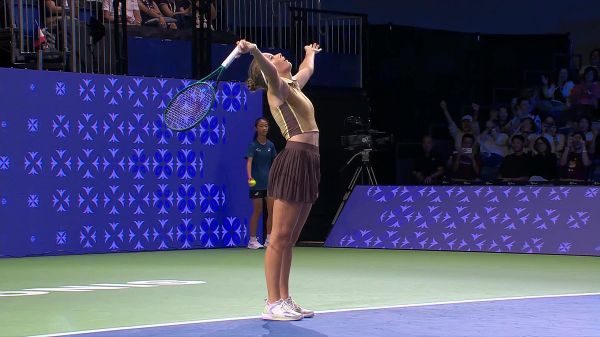TATIANA PROZOROVA 😤 Upset alert in Singapore as Tatiana Prozorova knocks out Eala 4-6, 7-5, 6-3. #SgTennisOpen