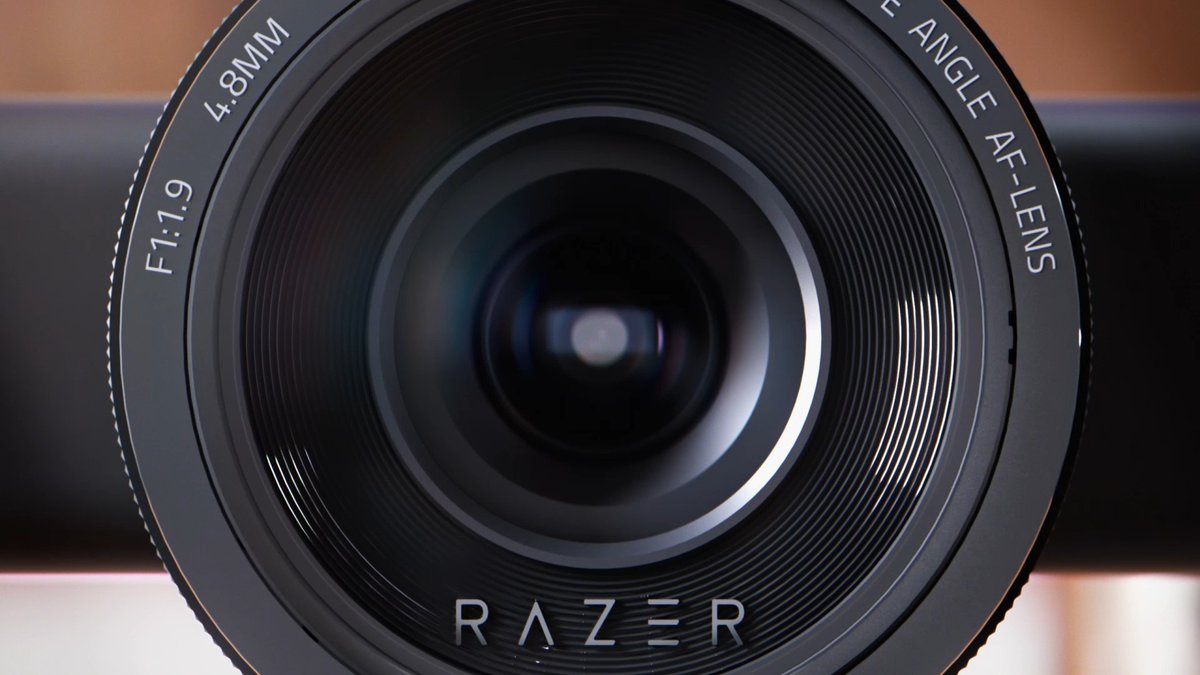 Meet the Razer Kiyo V2 Pro. 4K with AI, smoother with 60FPS: Ultra-High Dynamic Range keeps colors vibrant and true-to-life, so you can look your best in 4K. Buttery-smooth 60FPS keeps every big move looking crisp, while you stay centered no matter where you go.
