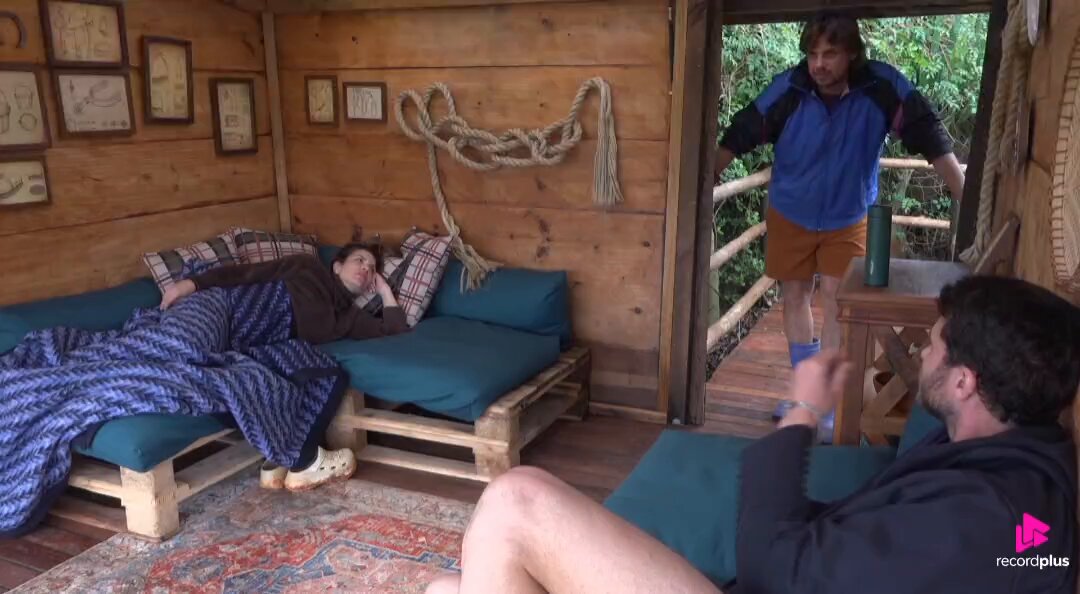 Já já o Daniel vira recordista de punições. #AFazenda