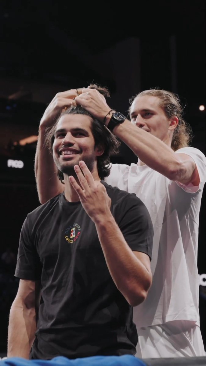 Alexander Zverev está totalmente obsesionado con el pelo de Carlos Alcaraz. 😂😂😂