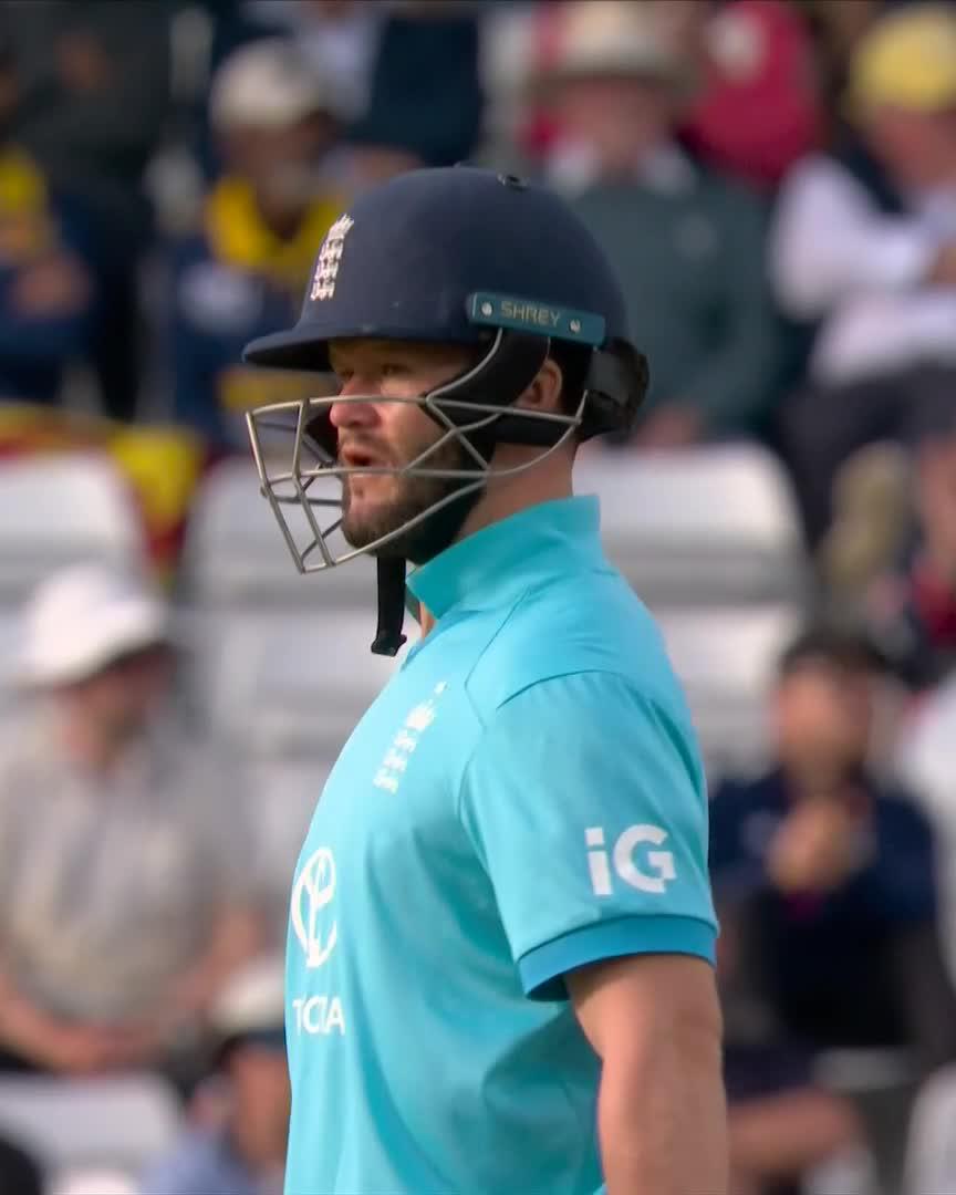 Ben Duckett. Stand and deliver. 👏 Follow all the action ➡️