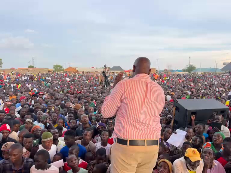 General Muhoozi Kainerugaba is loved Namayingo district has made a statement . Thank you Mr President Yoweri K Museveni for mentoring us.
