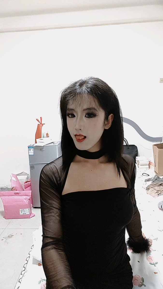 见了我,你是叫姐姐呢,还是宝贝呢?😌 #伪娘 #男娘 #cd