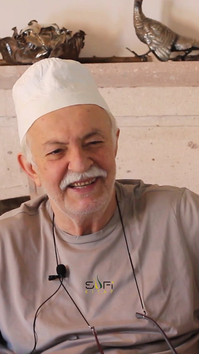 “Benim Hindistan’da gördüğüm o sıra dışı haller aslında ‘Allahsız’dı.” Nihat Özbudun’dan Safer Efendi’ye biat hikayesi… O arayışı ve dönüm noktasını kendisinden dinliyoruz 🪻