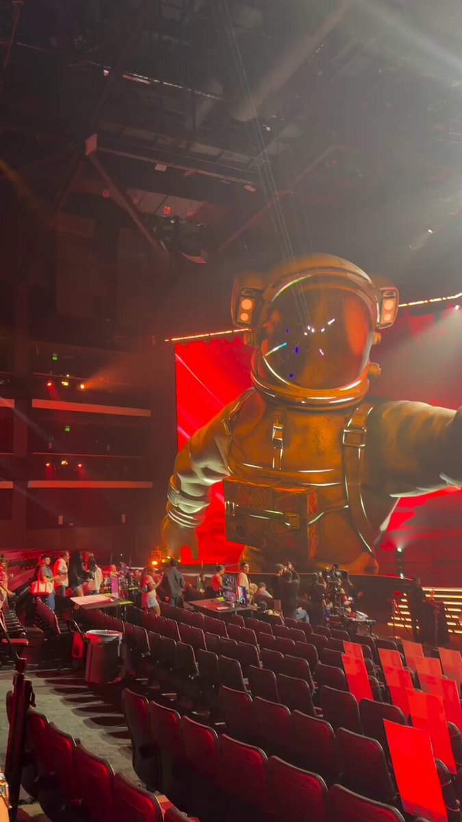 First look inside the #VMAs at Peacock Theater ahead of Sunday’s show.